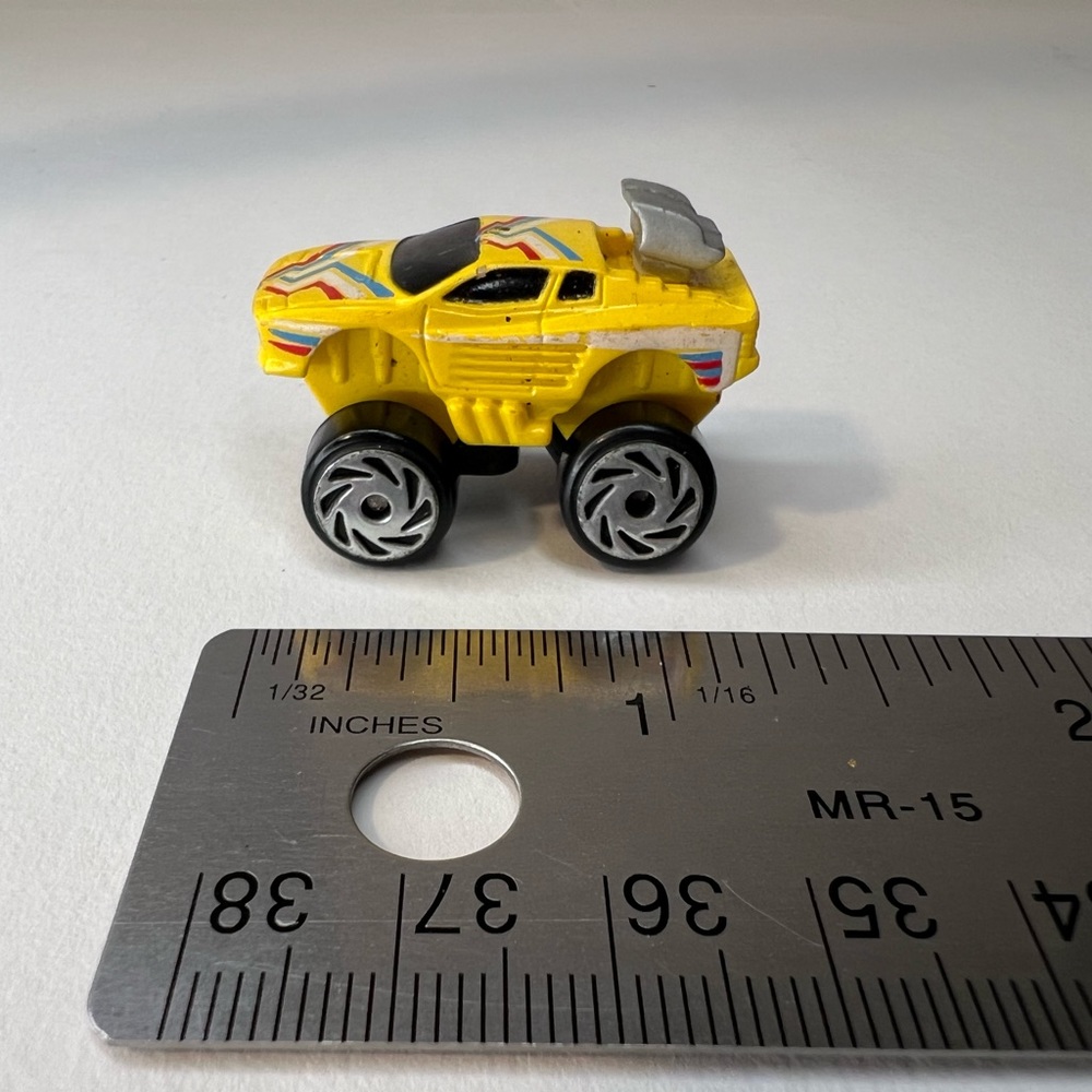 Vintage Road Champs Micro Machines Yellow Ferrari Testarossa 1987 Galoob RARE